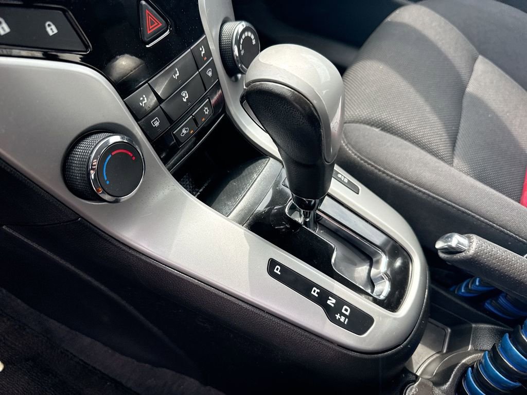 Used 2013 Chevrolet Cruze LT image 18