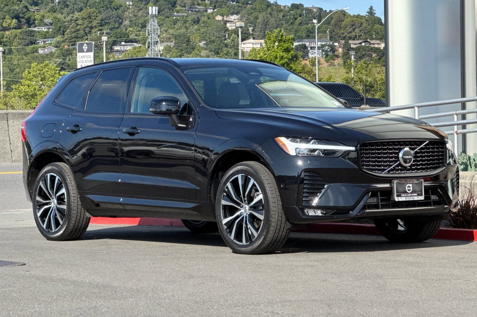Used 2024 Volvo XC60 B5 Plus w/ Protection Package Premier AWD/4WD image 10