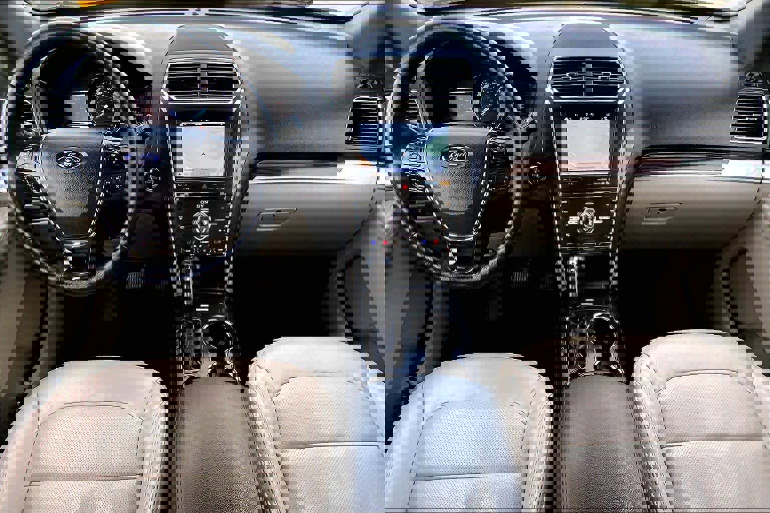 Used 2018 Ford Explorer Limited w/ Equipment Group 301A image 14