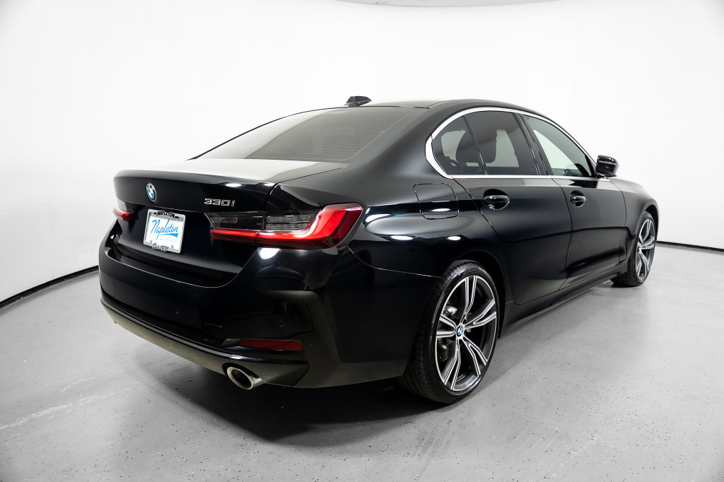 Used 2024 BMW 330i Sedan w/ Convenience Package RWD image 9