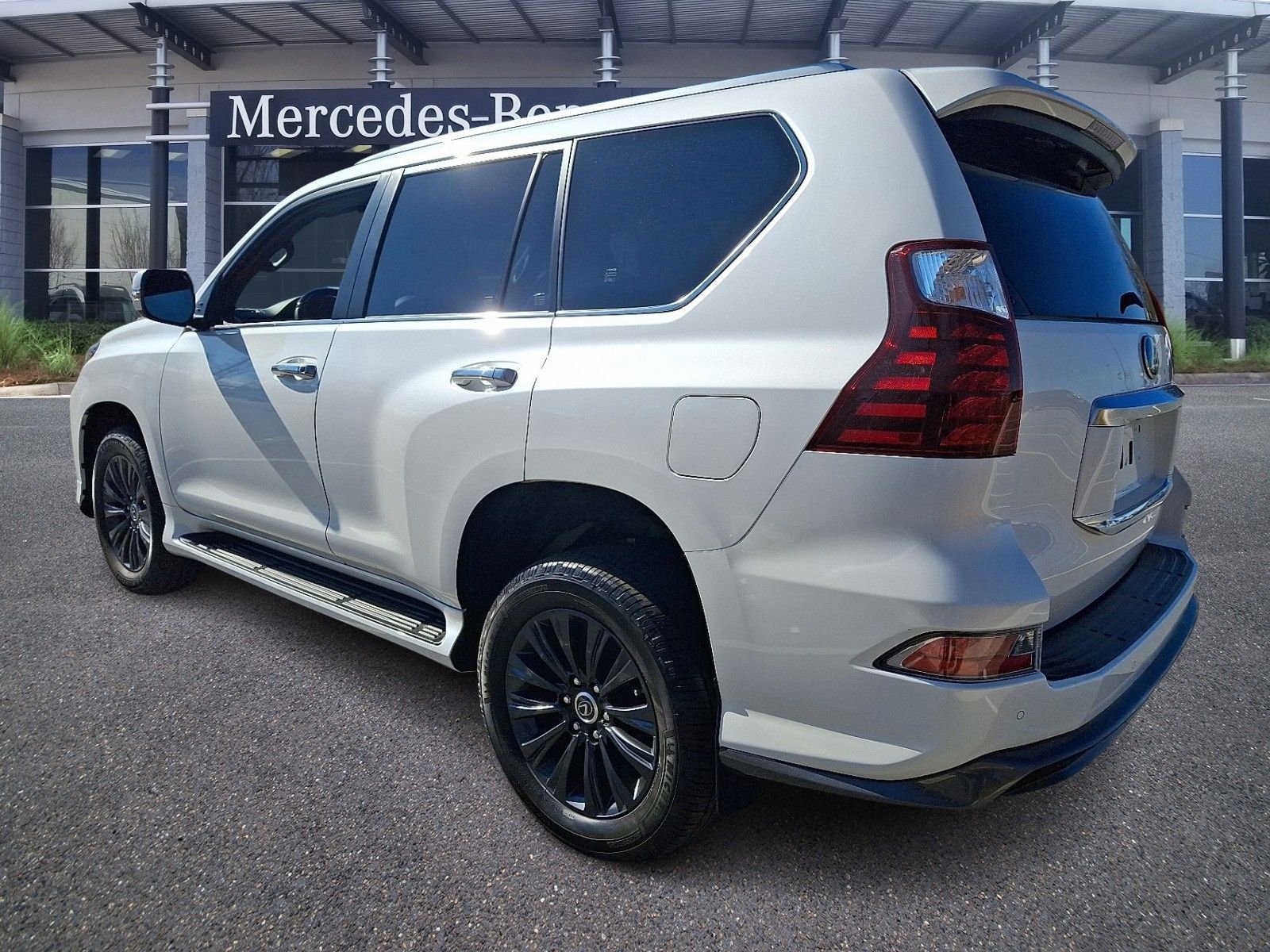 Used 2022 Lexus GX 460 Luxury w/ Sport Design Package image 6