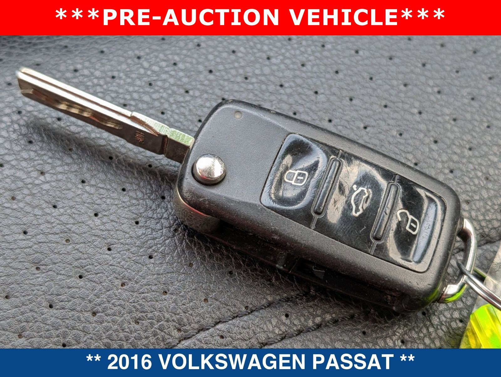 Used 2016 Volkswagen Passat 1.8T R-Line image 30