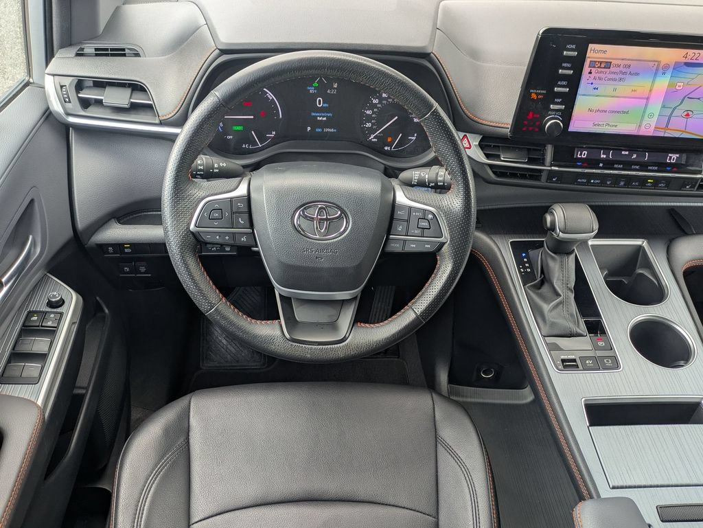 Used 2024 Toyota Sienna XSE FWD image 26
