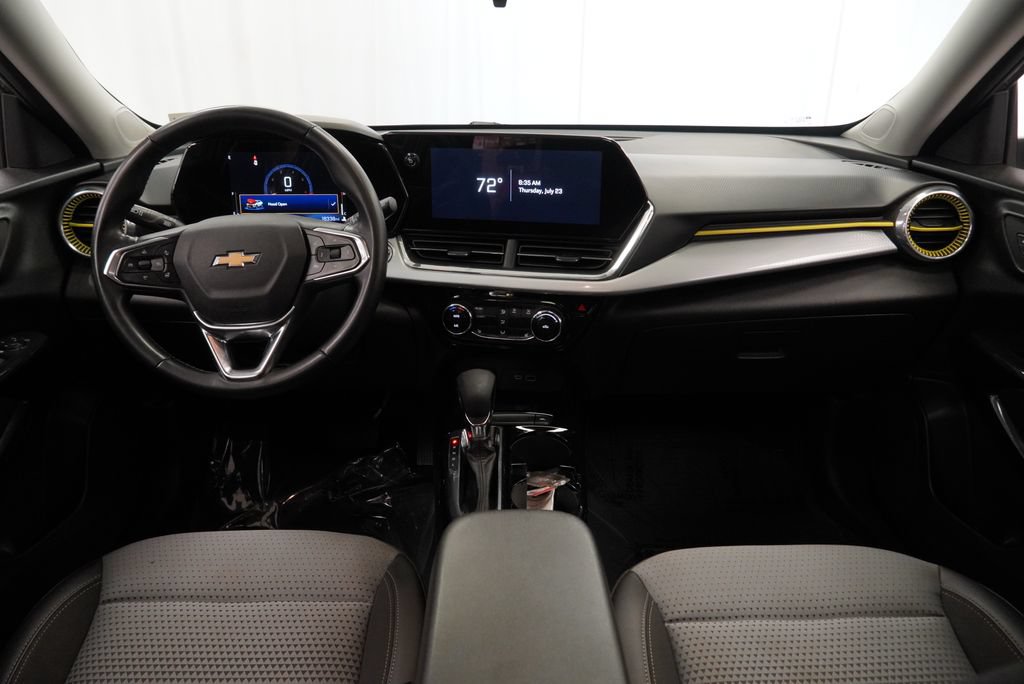 Certified 2024 Chevrolet Trax LT w/ Sunroof Package FWD image 9