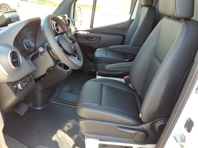 New 2025 Mercedes-Benz eSprinter 170 Cargo image 16