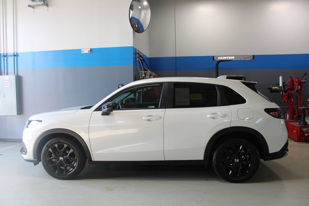 Used 2024 Honda HR-V Sport image 9