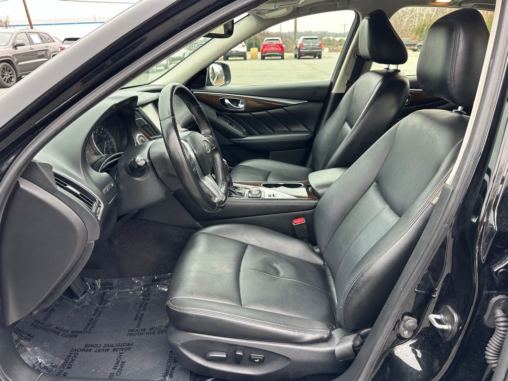 Used 2018 INFINITI Q50 Luxe w/ Essential Package (3.0T Luxe) image 13