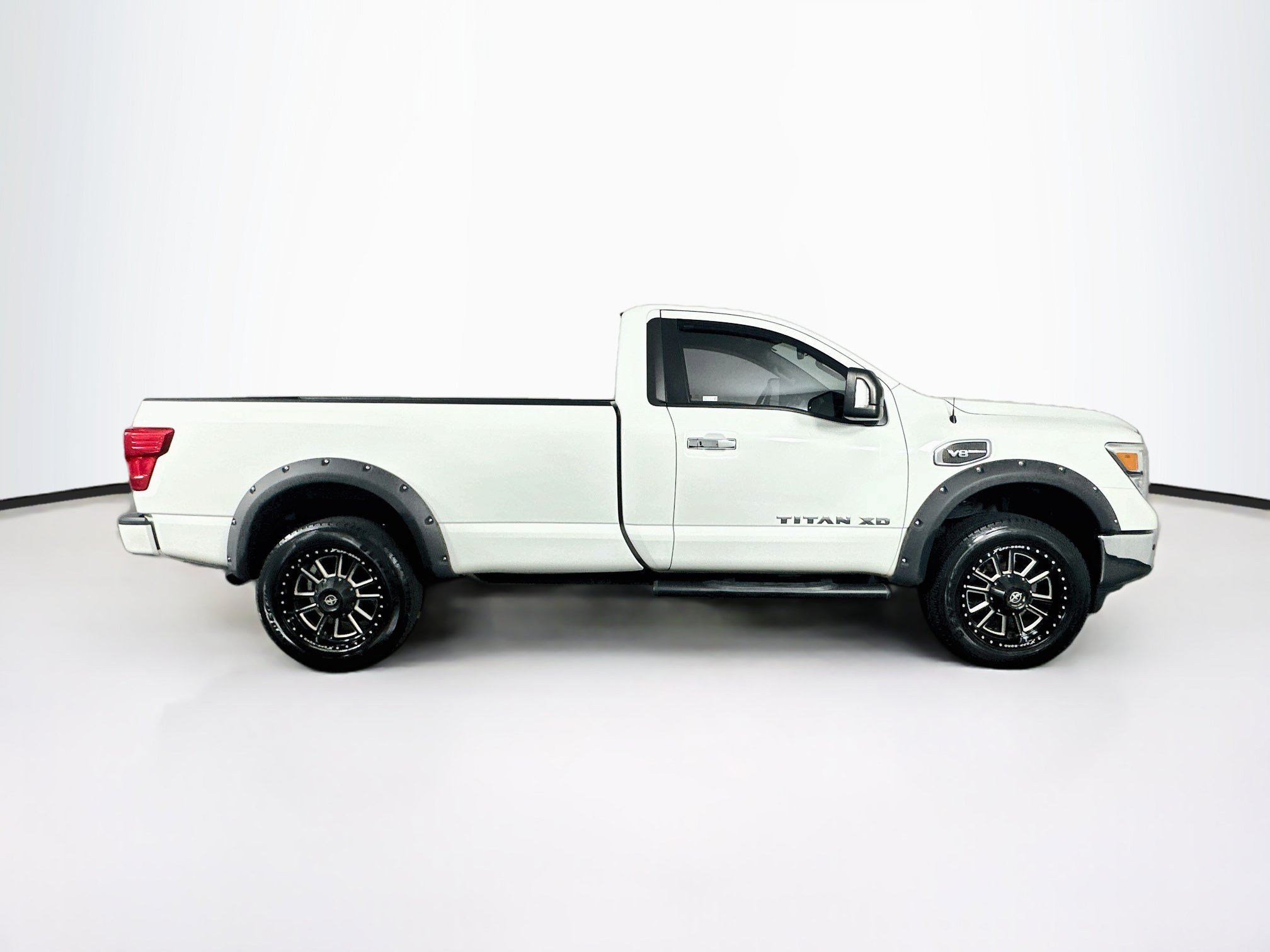 Used 2018 Nissan Titan SV w/ SV Convenience Package AWD/4WD image 10