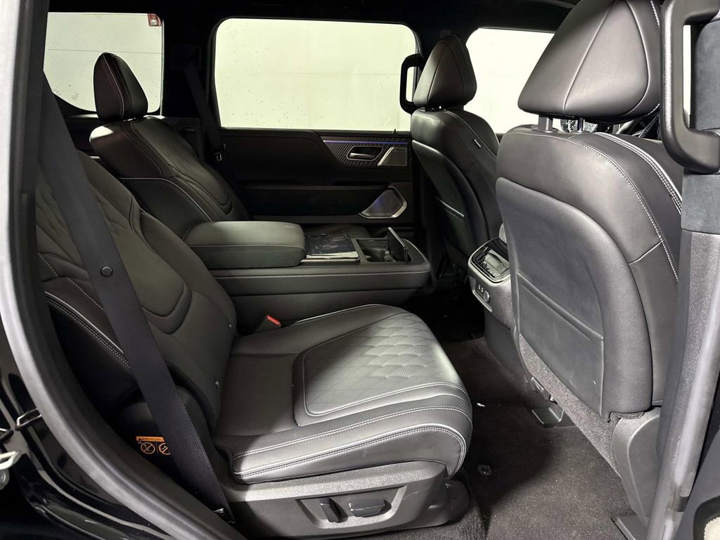 Certified 2025 INFINITI QX80 Autograph w/ Autograph Exterior Package image 37
