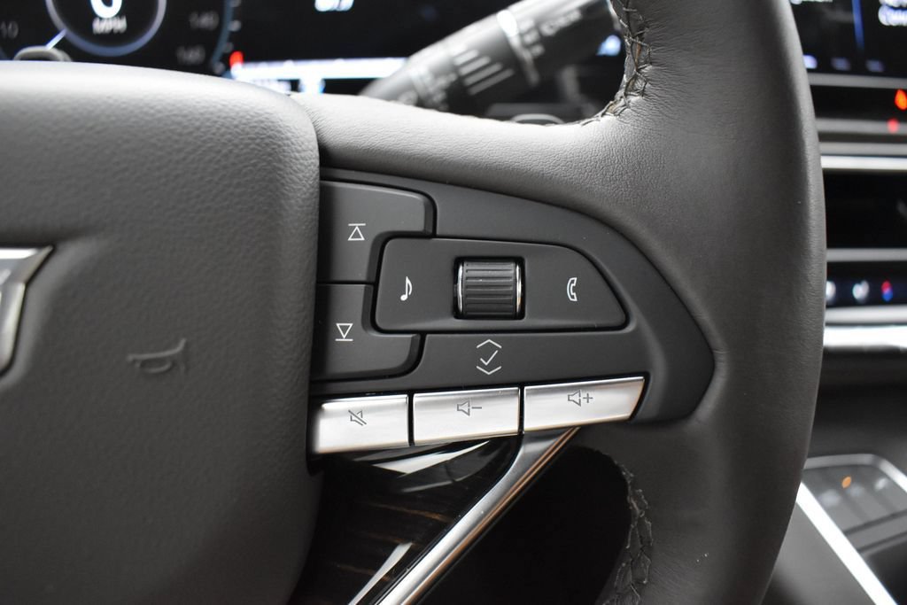 Certified 2024 Cadillac Escalade ESV Premium Luxury AWD/4WD image 17