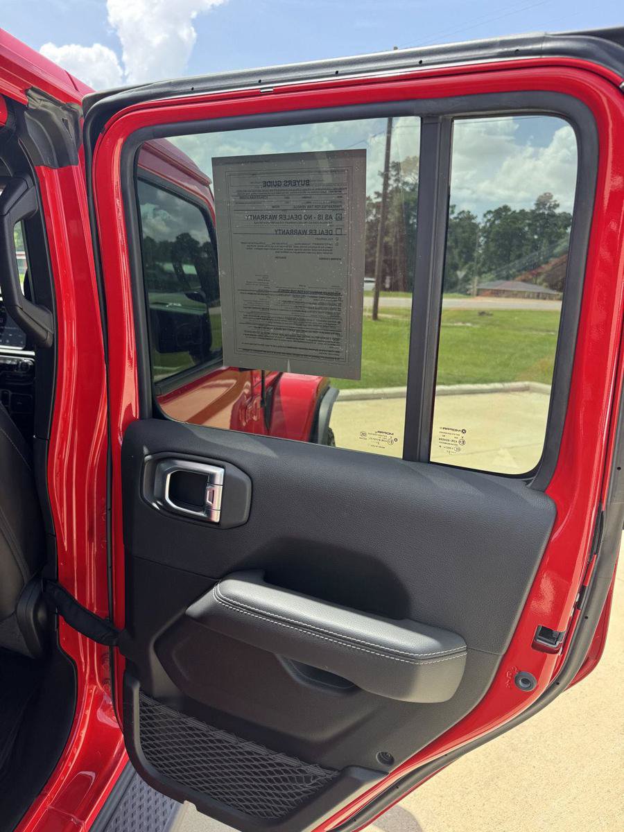 Used 2021 Jeep Gladiator Overland w/ Popular Equipment Package AWD/4WD image 18