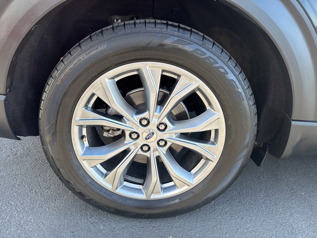 Used 2020 Ford Explorer XLT w/ Equipment Group 202A image 10