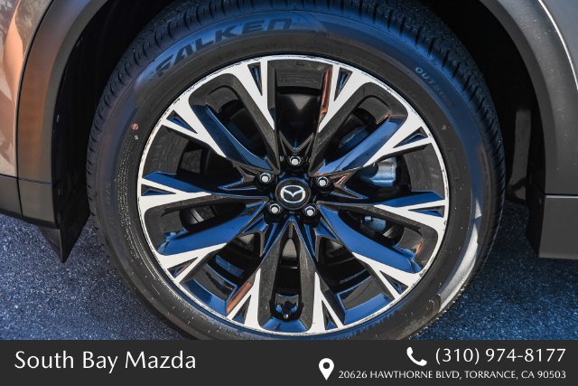 Certified 2024 MAZDA CX-90 Plug-In Hybrid w/ Premium Plus AWD/4WD image 11