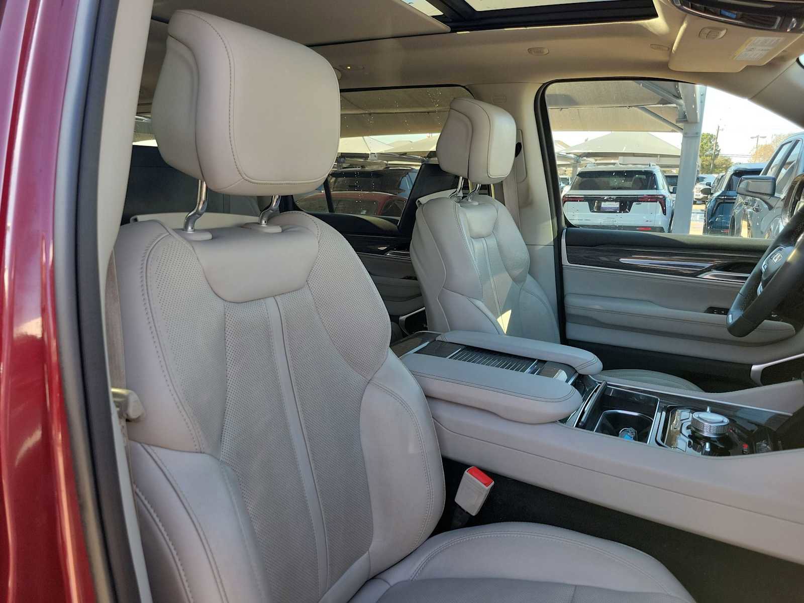 Used 2022 Jeep Wagoneer Series III w/ Premium Group I image 14