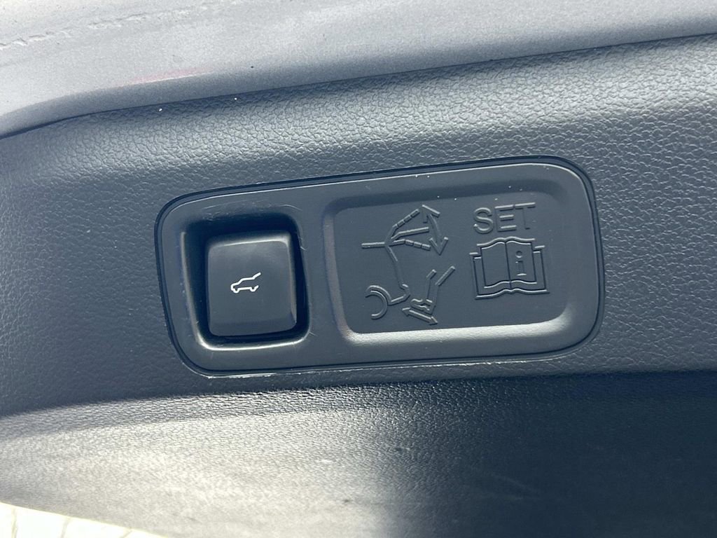 Used 2021 Ford Expedition Max Limited image 14