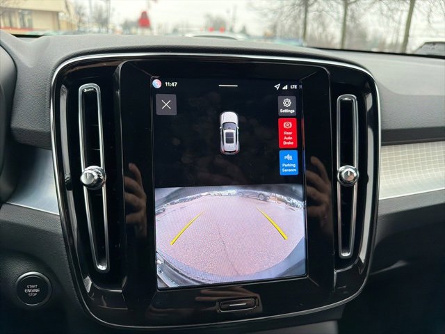 Used 2026 Volvo XC40 B5 Core w/ Climate Package image 12