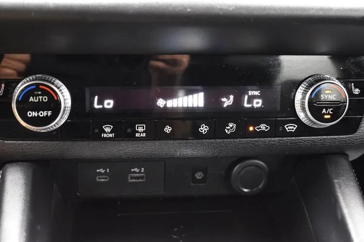 Used 2024 Mitsubishi Outlander Ralliart AWD/4WD image 33