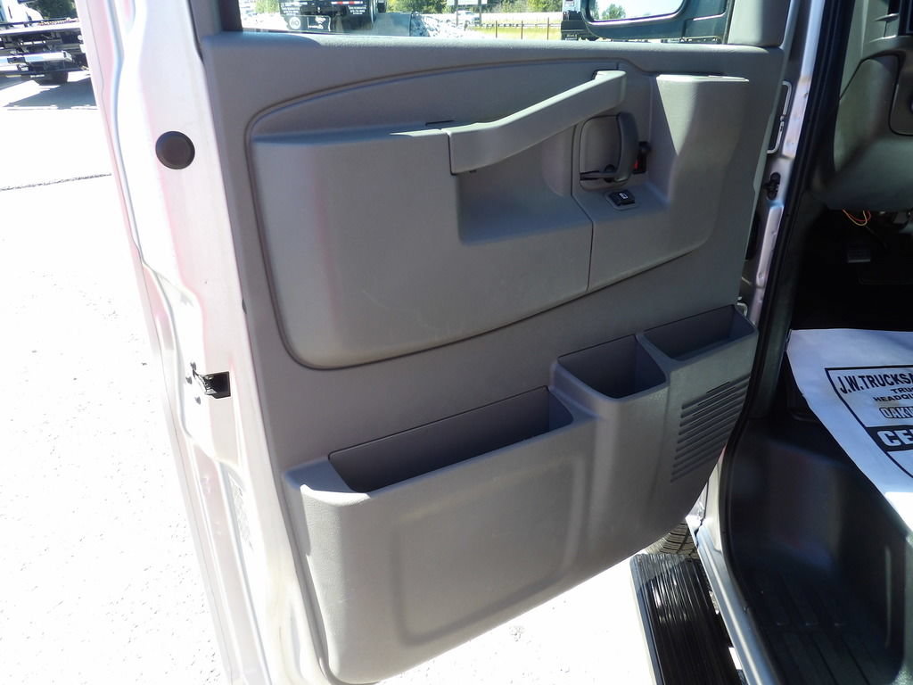Used 2017 Chevrolet Express 3500 LT w/ LT Preferred Equipment Group RWD image 14