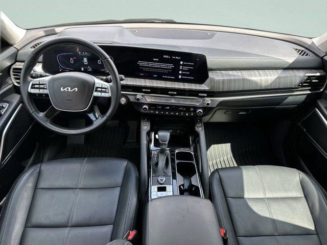 Used 2025 Kia Telluride EX w/ EX Captain's Chair Package FWD image 9