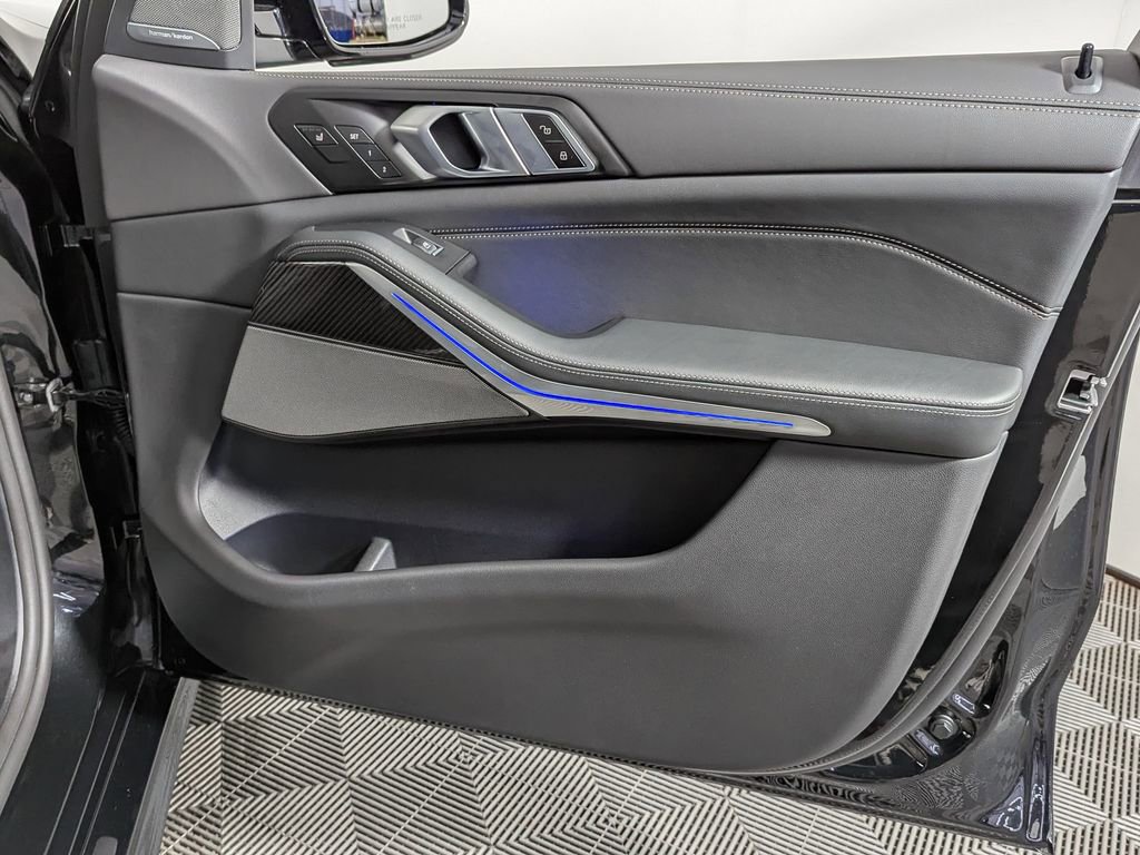 Used 2026 BMW X7 M60i image 35