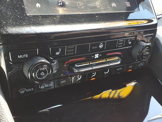 Certified 2023 Jeep Grand Cherokee L Laredo AWD/4WD image 12