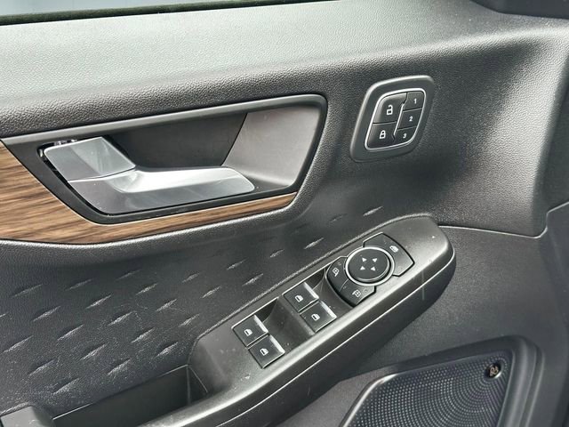 Used 2020 Ford Escape Titanium AWD/4WD image 13