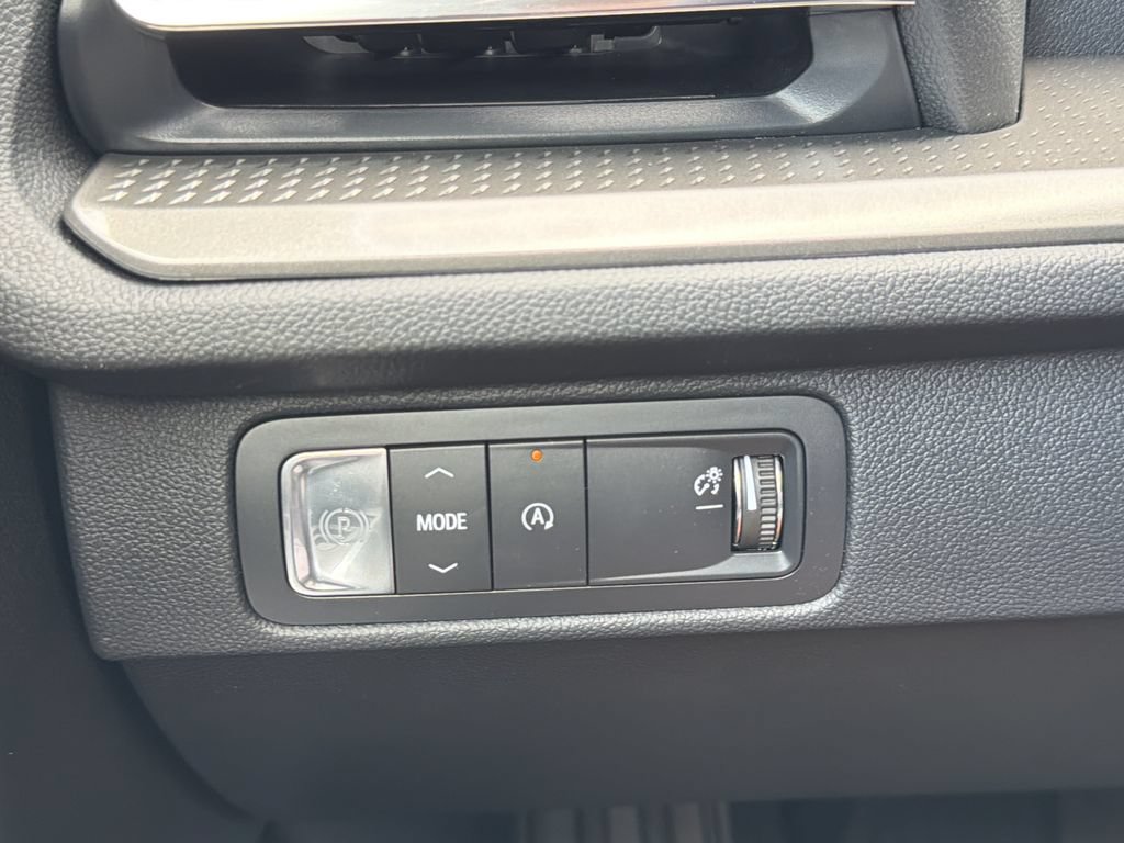 New 2026 Chevrolet Traverse LT w/ Midnight/Sport Edition FWD image 11