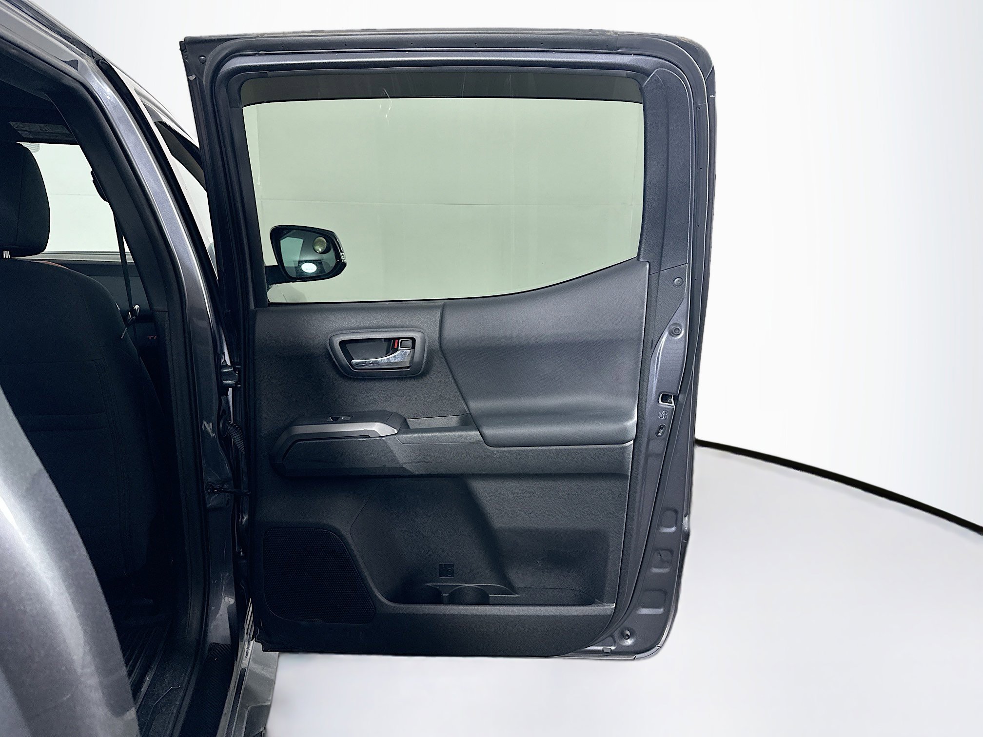 Used 2020 Toyota Tacoma TRD Sport image 28