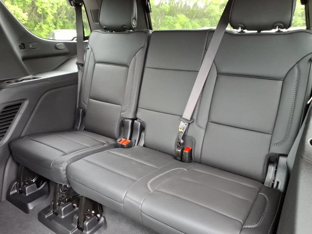 Used 2026 GMC Yukon Denali w/ Sun & Power Step Package AWD/4WD image 13