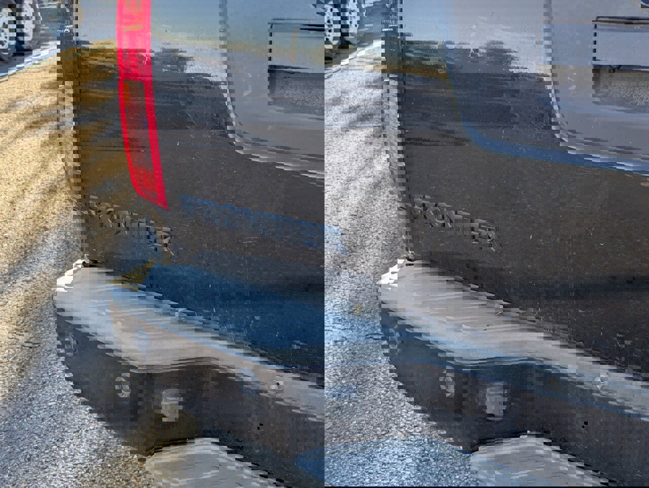 Used 2020 Nissan Frontier SV w/ Midnight Edition Floor Mats image 5