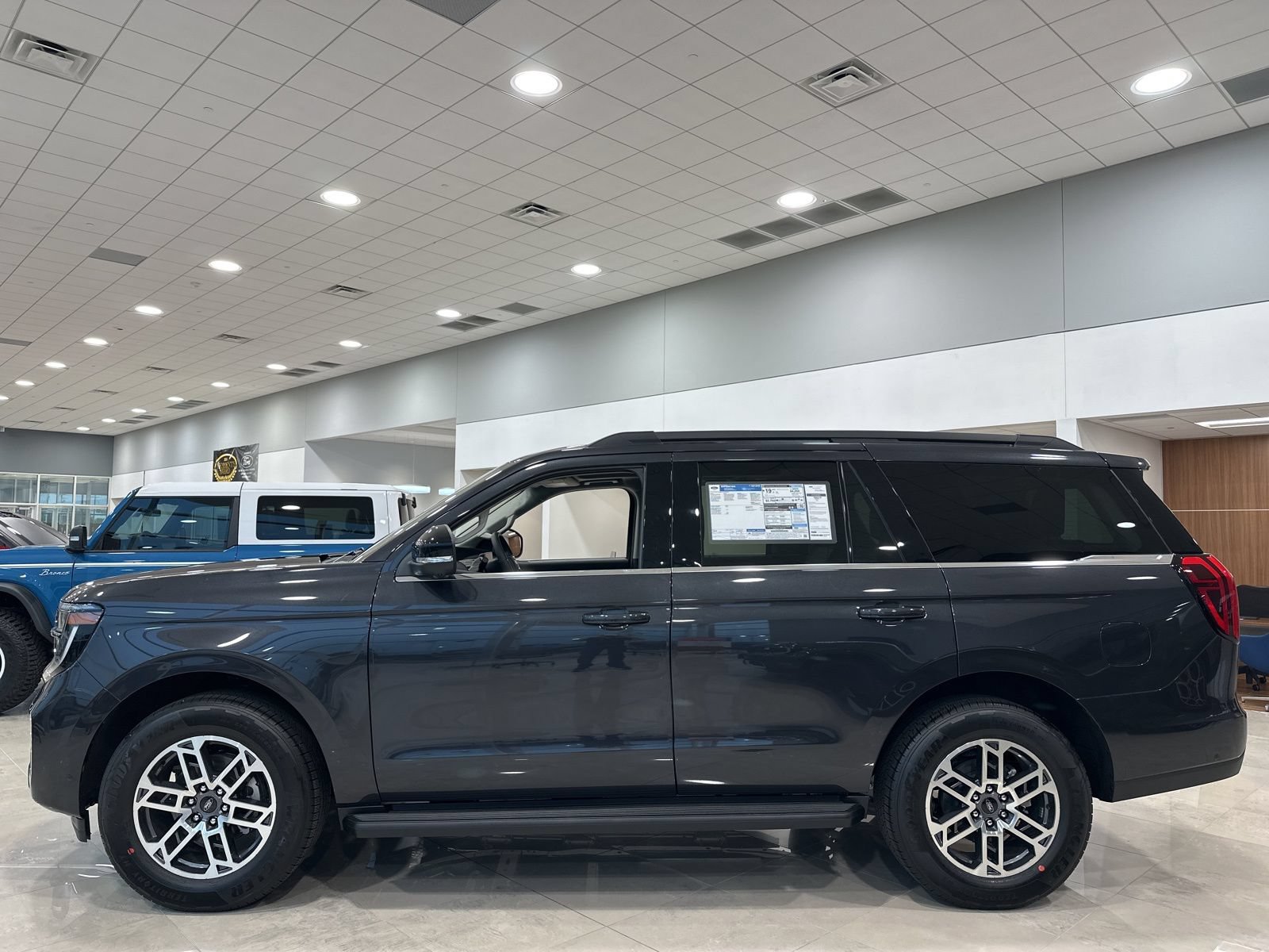 New 2025 Ford Expedition Active RWD image 5