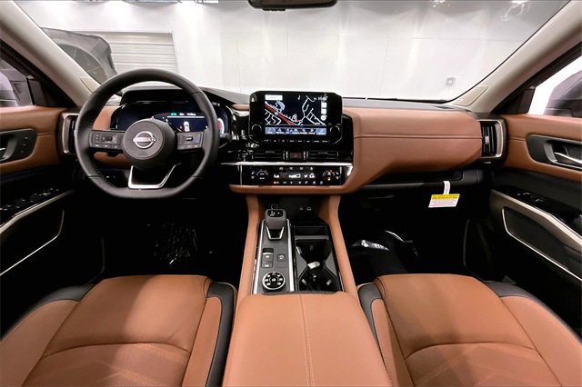 New 2025 Nissan Pathfinder Platinum w/ Cargo Package image 5