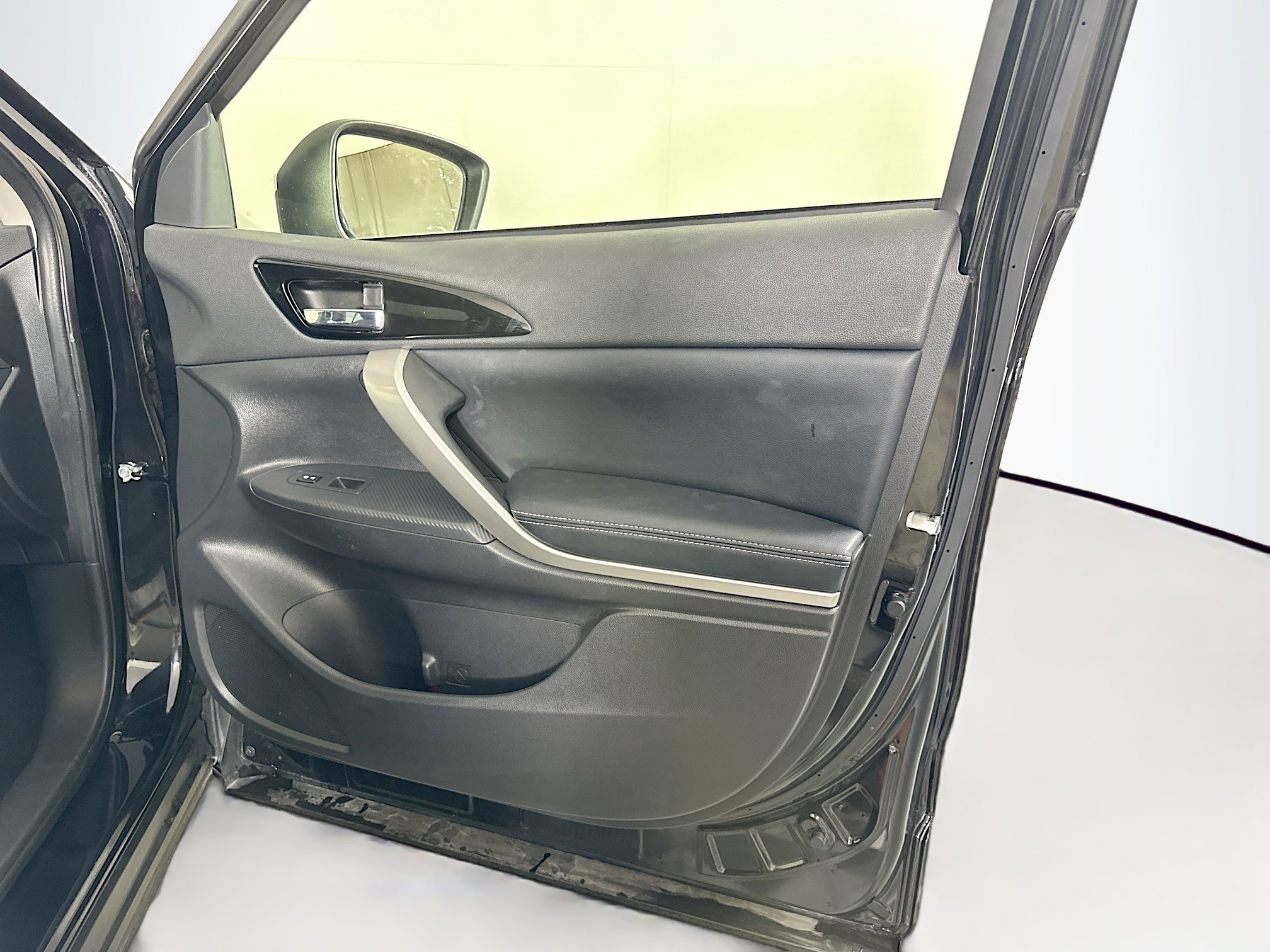 Used 2025 Mitsubishi Eclipse Cross SE AWD/4WD image 32