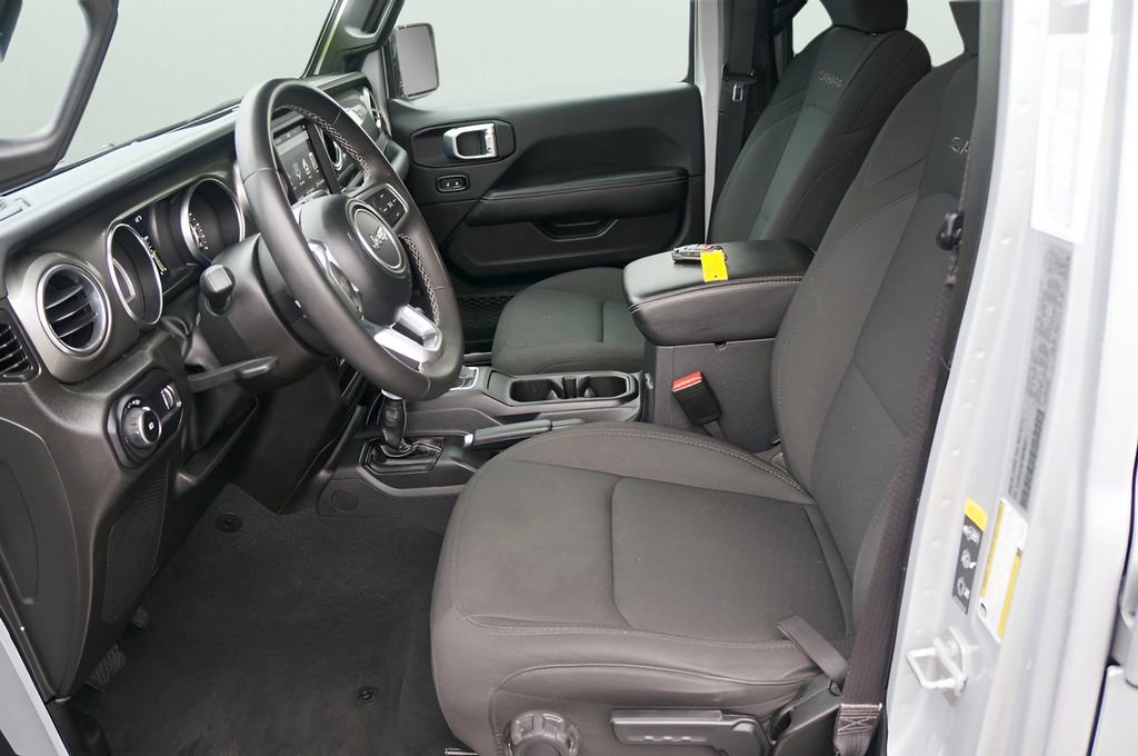 Used 2023 Jeep Wrangler Sahara image 14