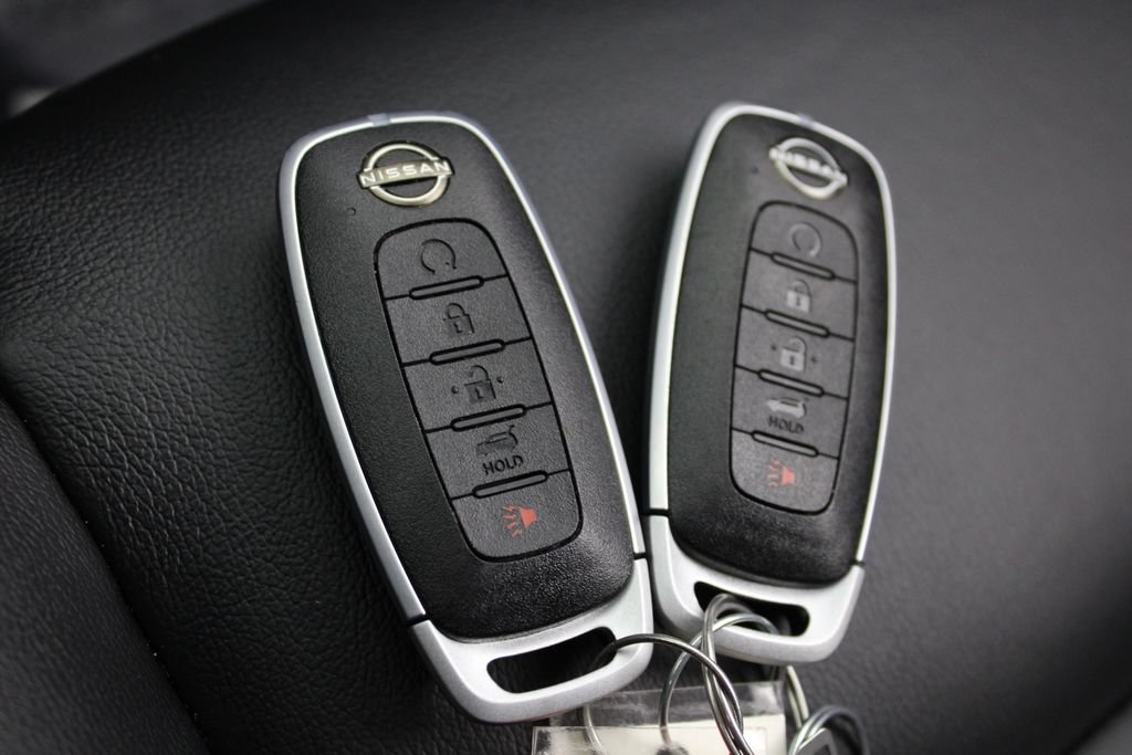 Certified 2024 Nissan Rogue SL FWD image 32