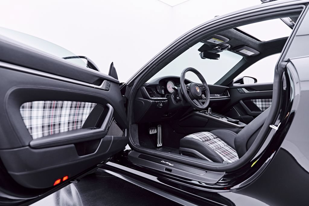 Used 2025 Porsche 911 Turbo S AWD/4WD image 36
