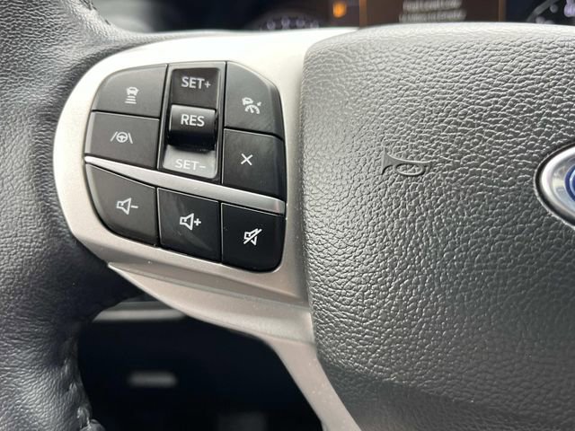 Certified 2022 Ford Explorer XLT w/ Equipment Group 202A image 33