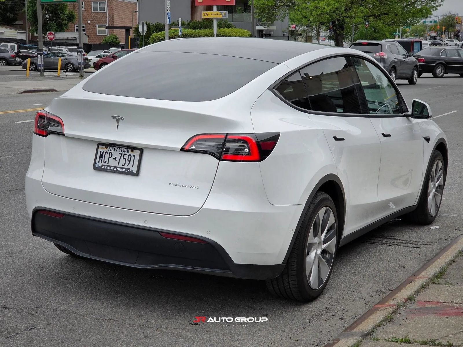 Used 2021 Tesla Model Y Long Range AWD/4WD image 5