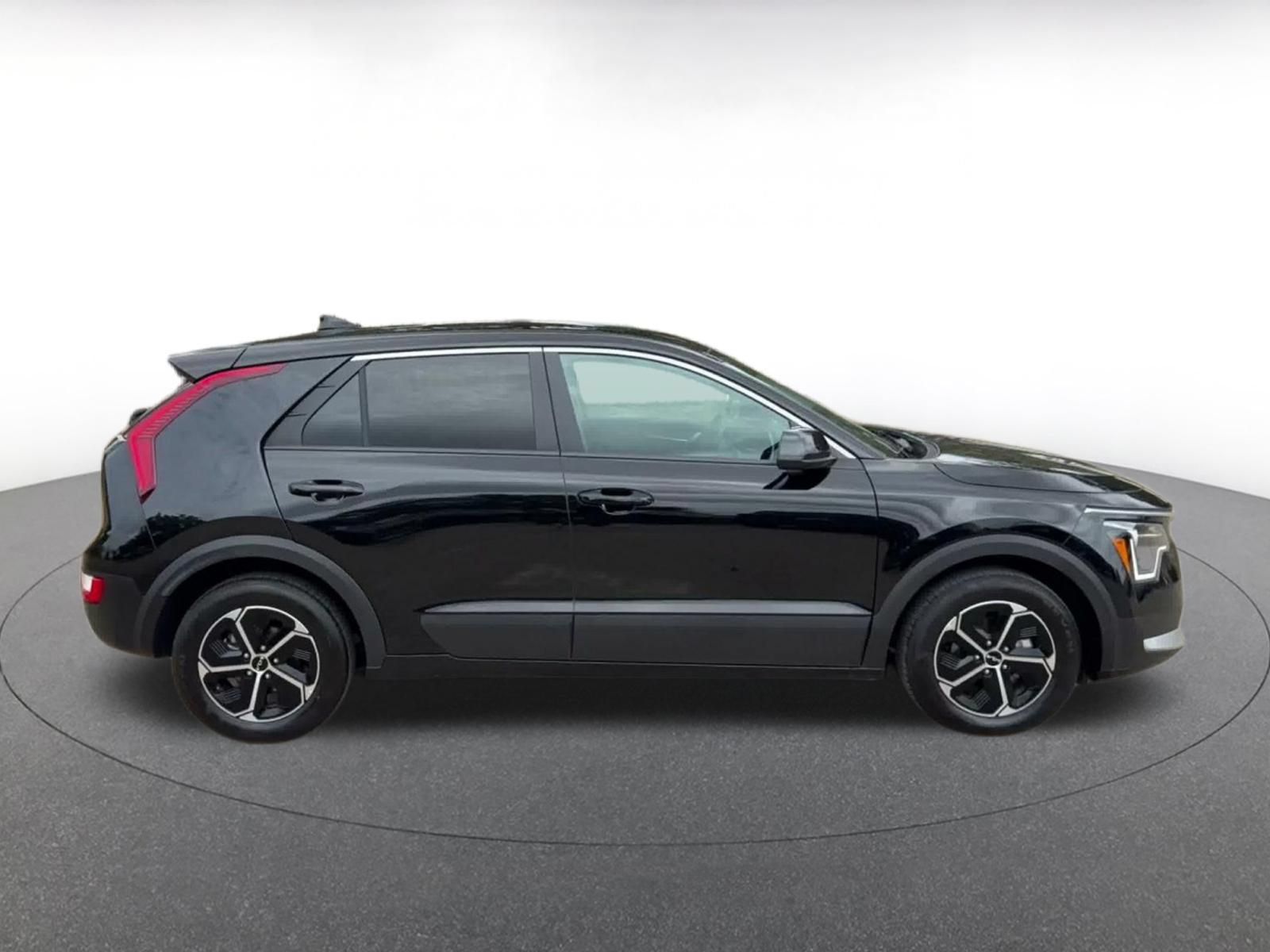 Used 2026 Kia Niro LX FWD image 16