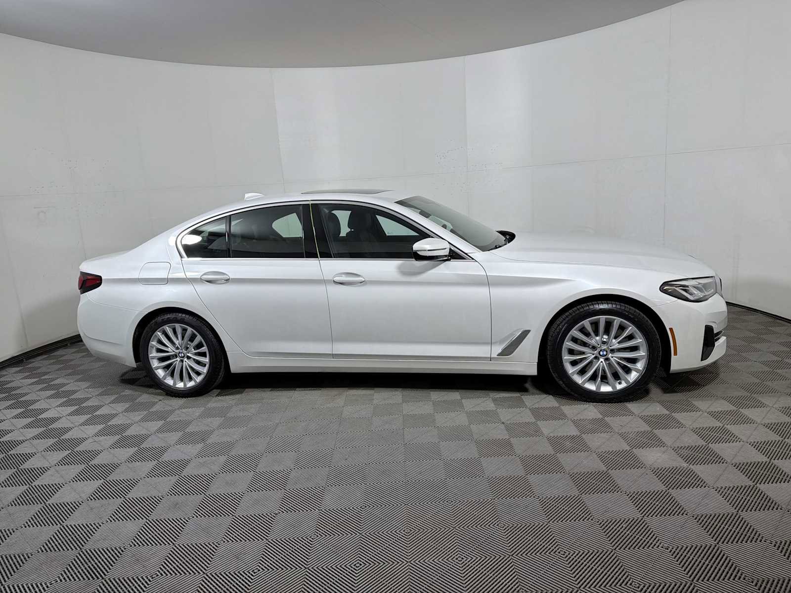 Certified 2023 BMW 530i xDrive w/ Premium Package image 7