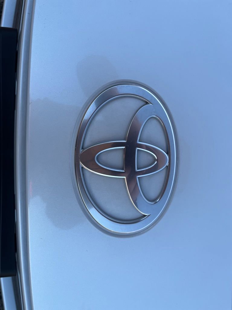 Used 2025 Toyota Camry XLE w/ Premium Package image 36