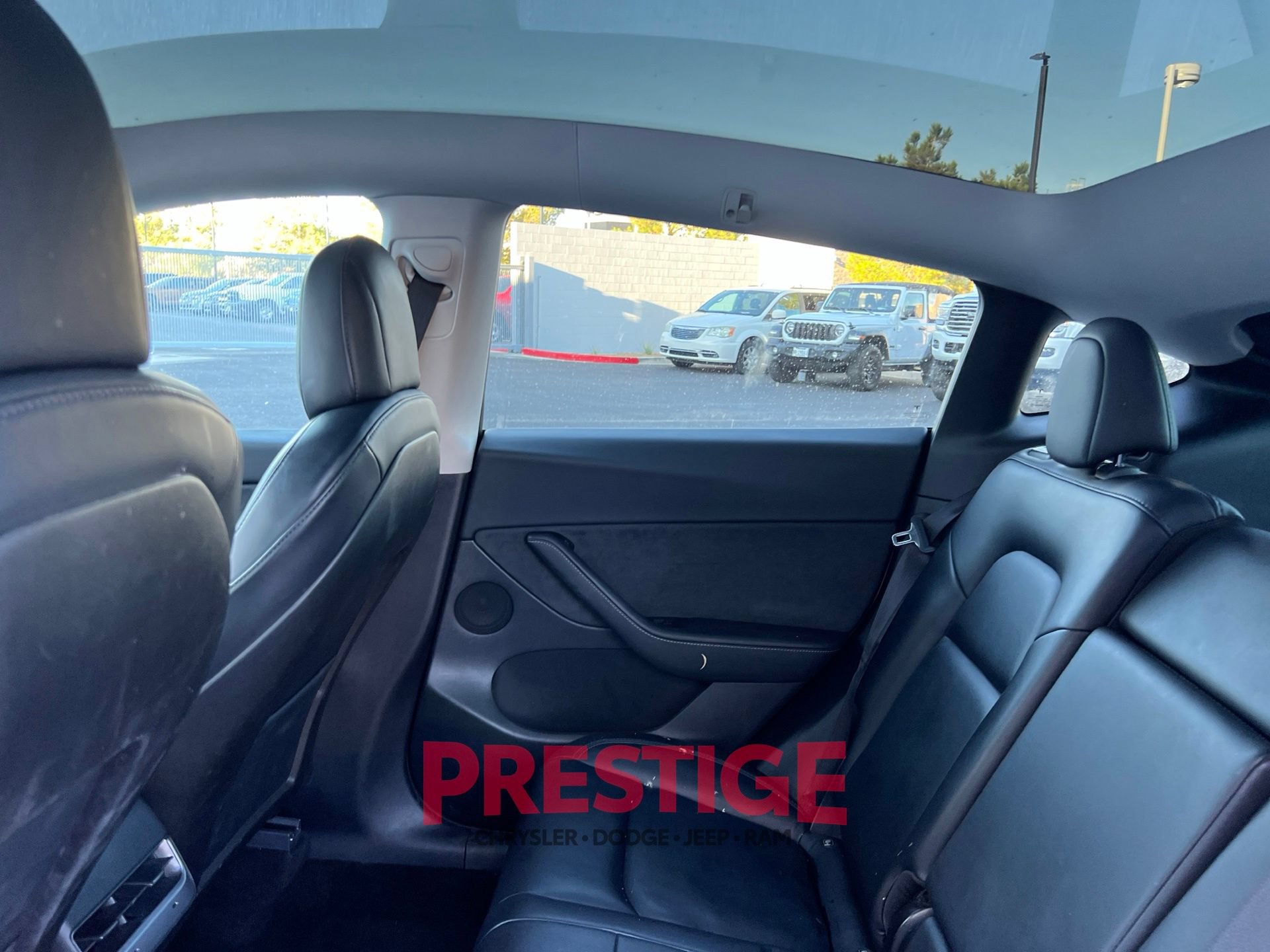 Used 2021 Tesla Model Y Long Range AWD/4WD image 25