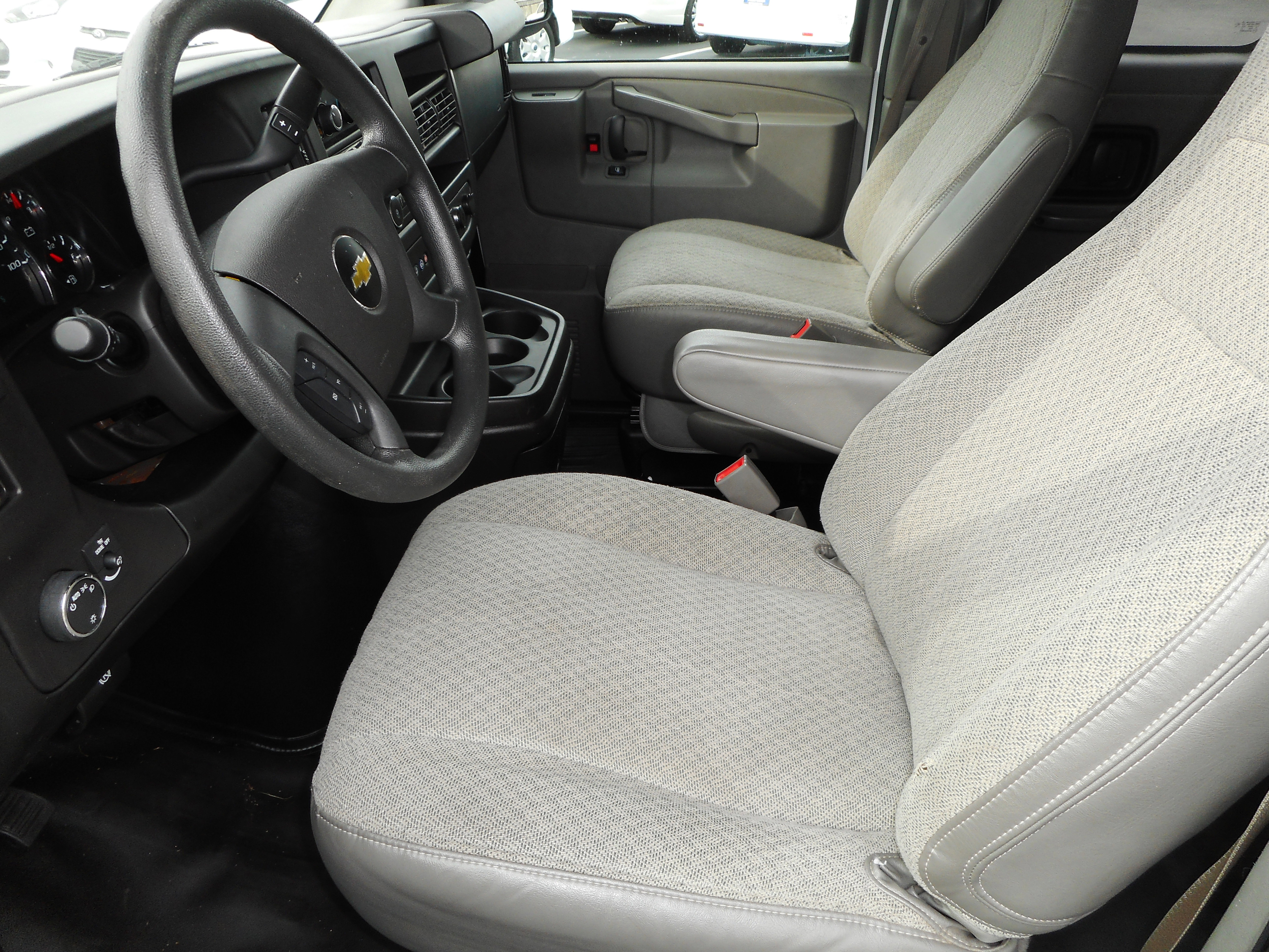 Used 2017 Chevrolet Express 2500 LS RWD image 14