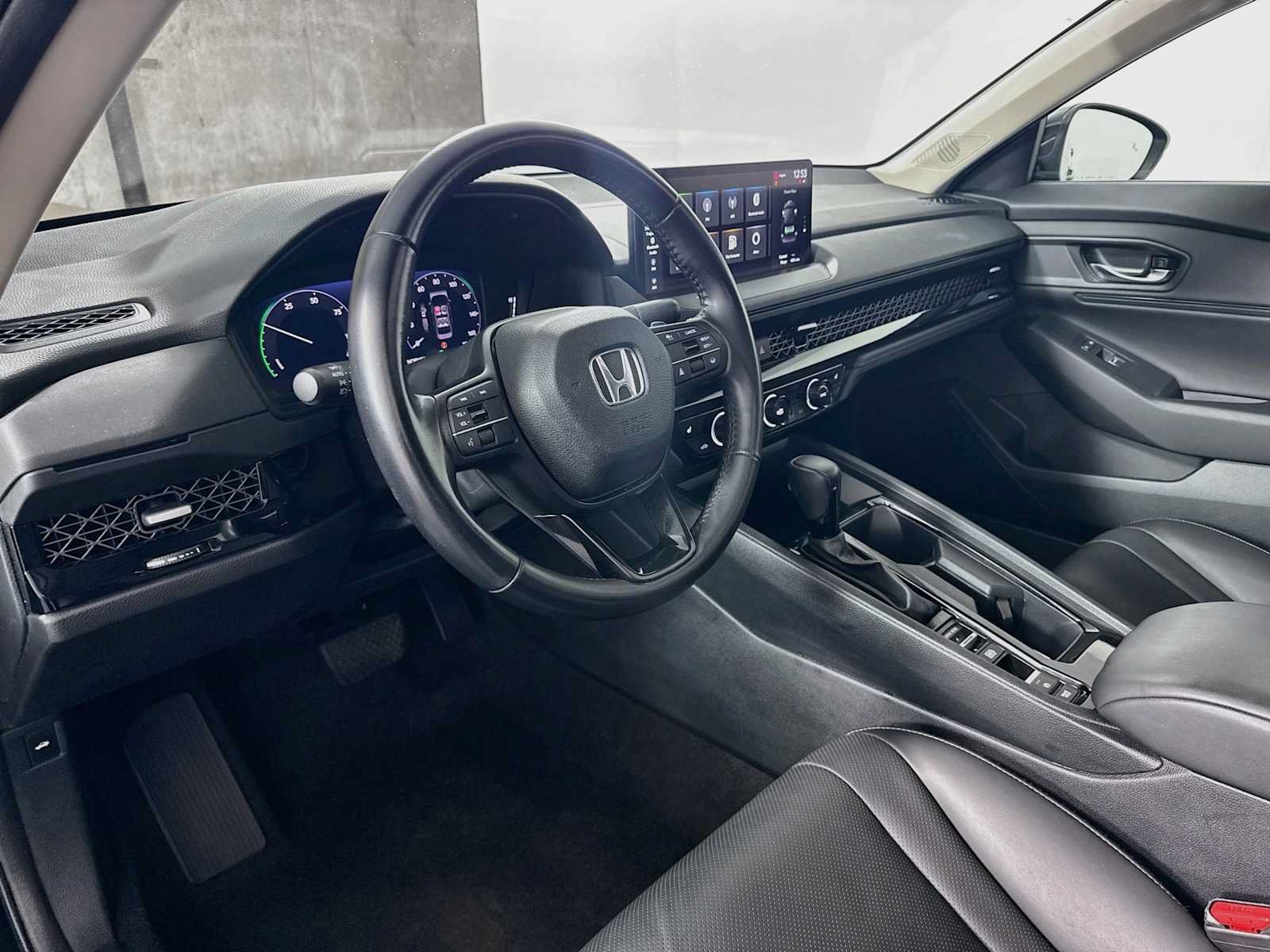 Used 2023 Honda Accord EX-L image 9