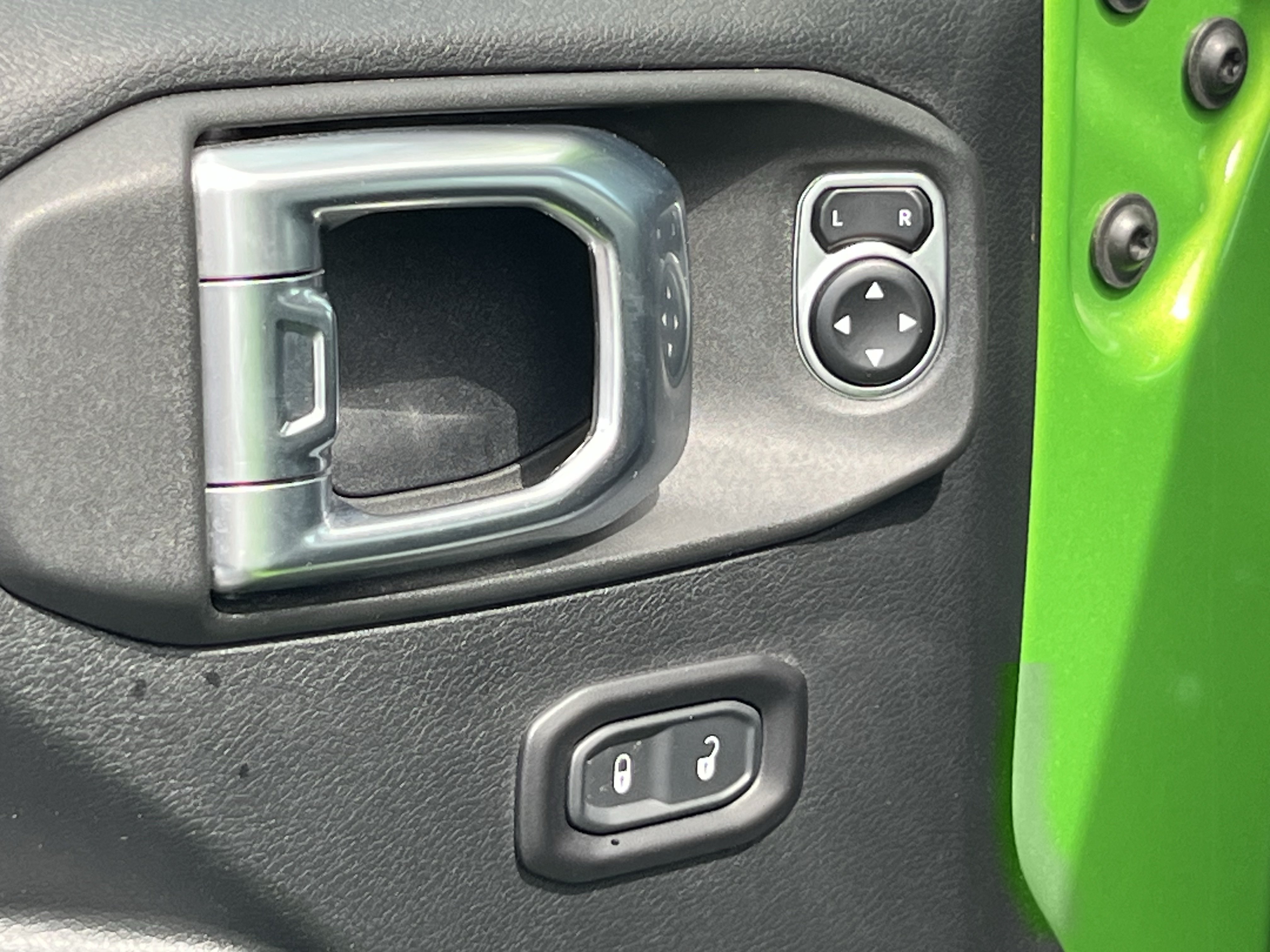 Used 2018 Jeep Wrangler Unlimited Sport S AWD/4WD image 20