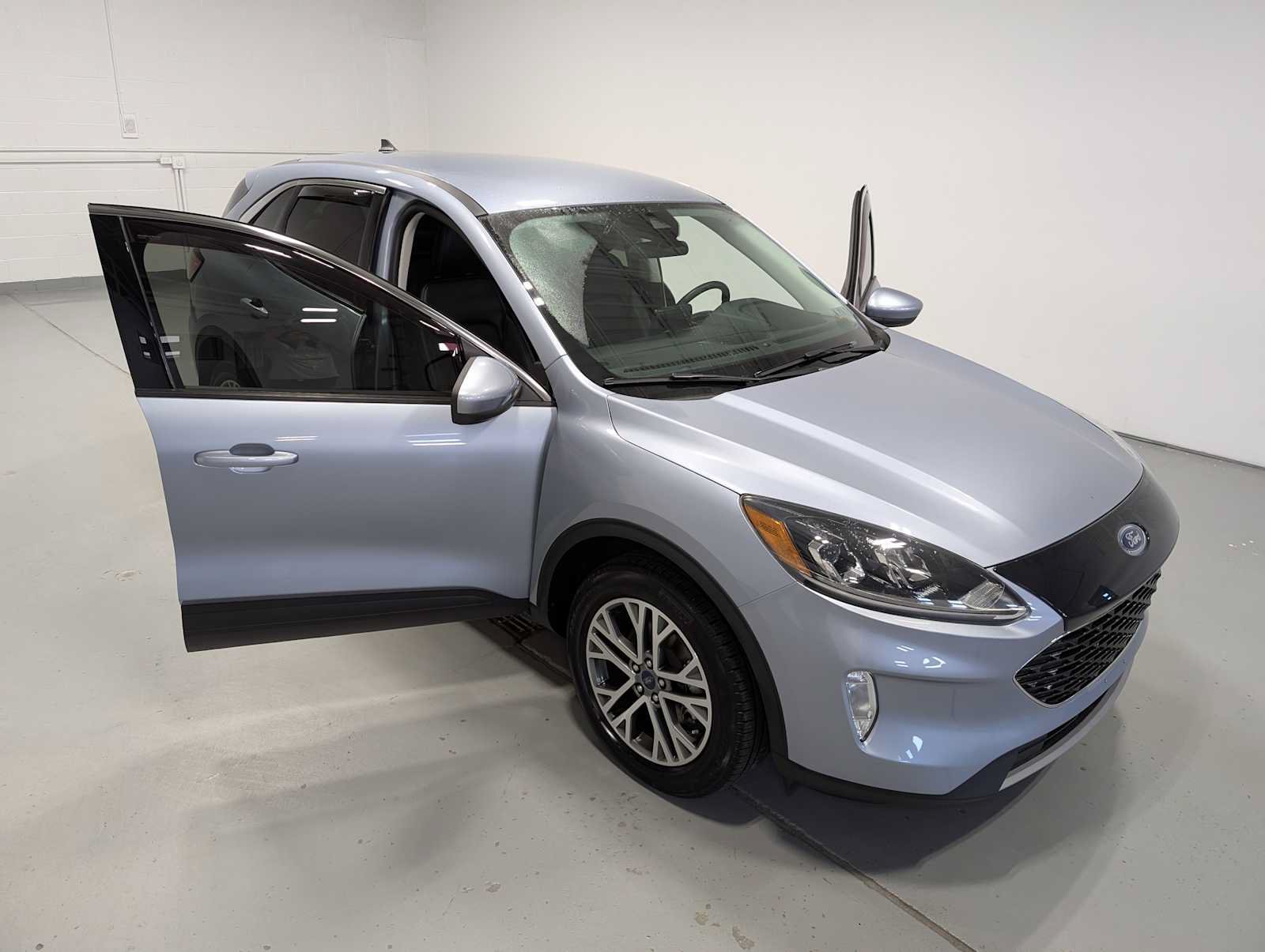 Used 2022 Ford Escape SEL w/ Technology Package AWD/4WD image 16