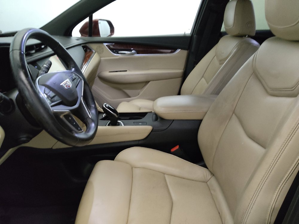 Used 2017 Cadillac XT5 Luxury w/ Driver Awareness Package FWD image 17