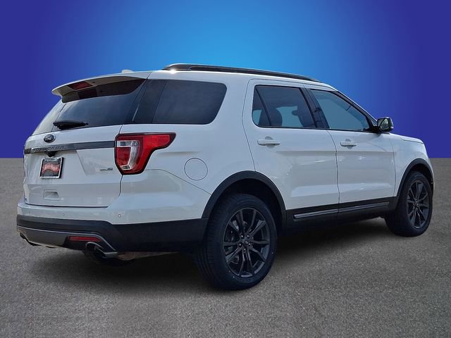 Used 2017 Ford Explorer XLT w/ Equipment Group 202A image 4
