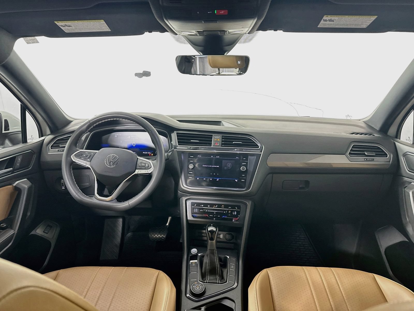 Used 2024 Volkswagen Tiguan SE AWD/4WD image 21