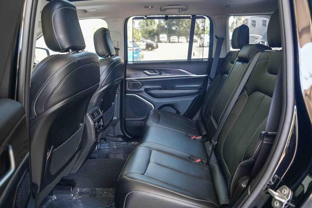 Used 2023 Jeep Grand Cherokee 4WD 4xe w/ Luxury Tech Group II image 18